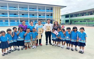 ในนามของผู้บริหาร คณะครูและนักเรียนโรงเรียนวัดใหญ่จอมปราสาท ขอขอบคุณ ส.ส.ศิรสิทธิ์ สงนุ้ย